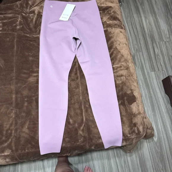 NWT woman’s size 12 Lululemon Lavender Lux purple Glow Up HR tight 28” - Picture 15 of 16